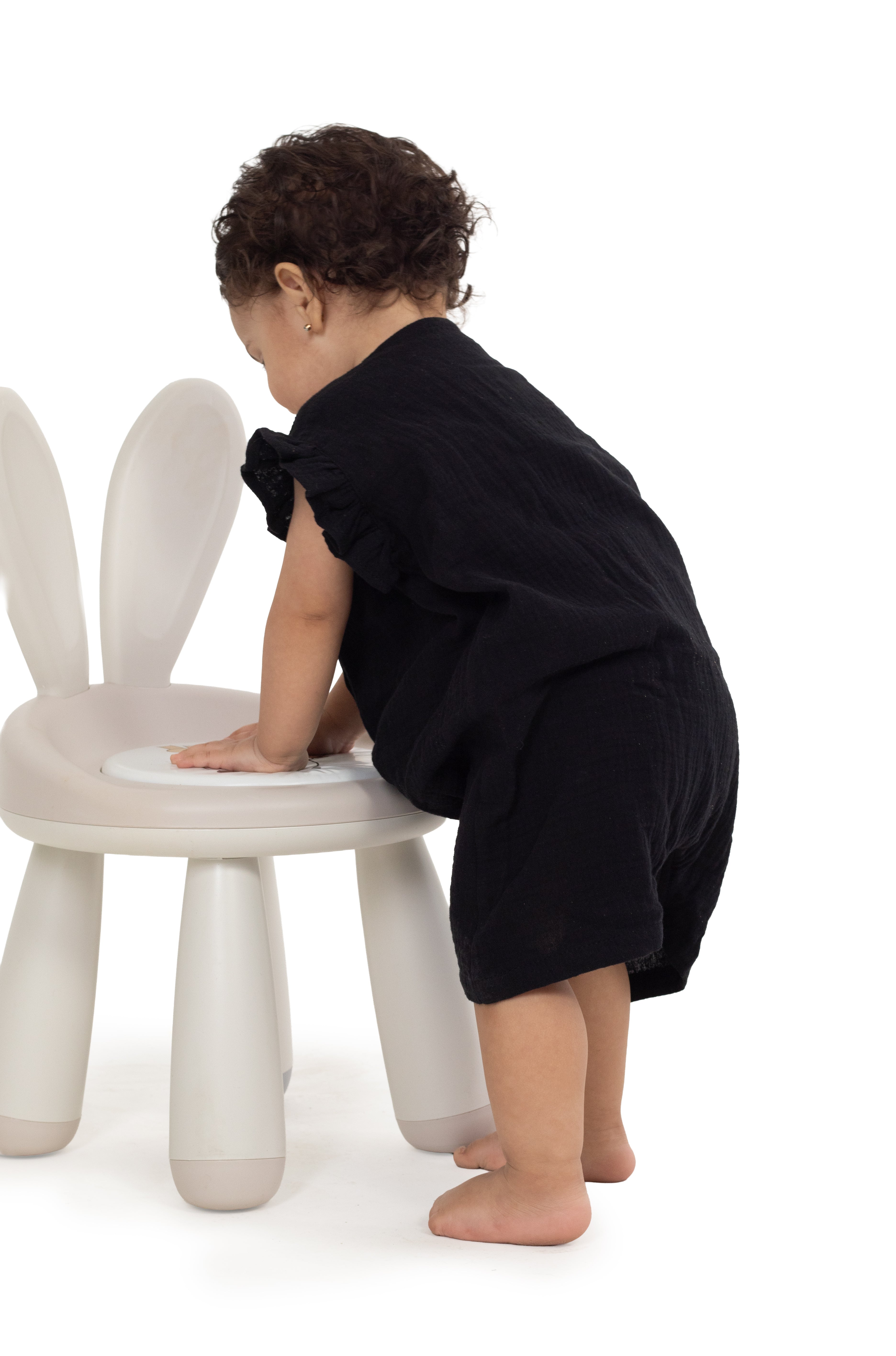 The classic zip-on Noir