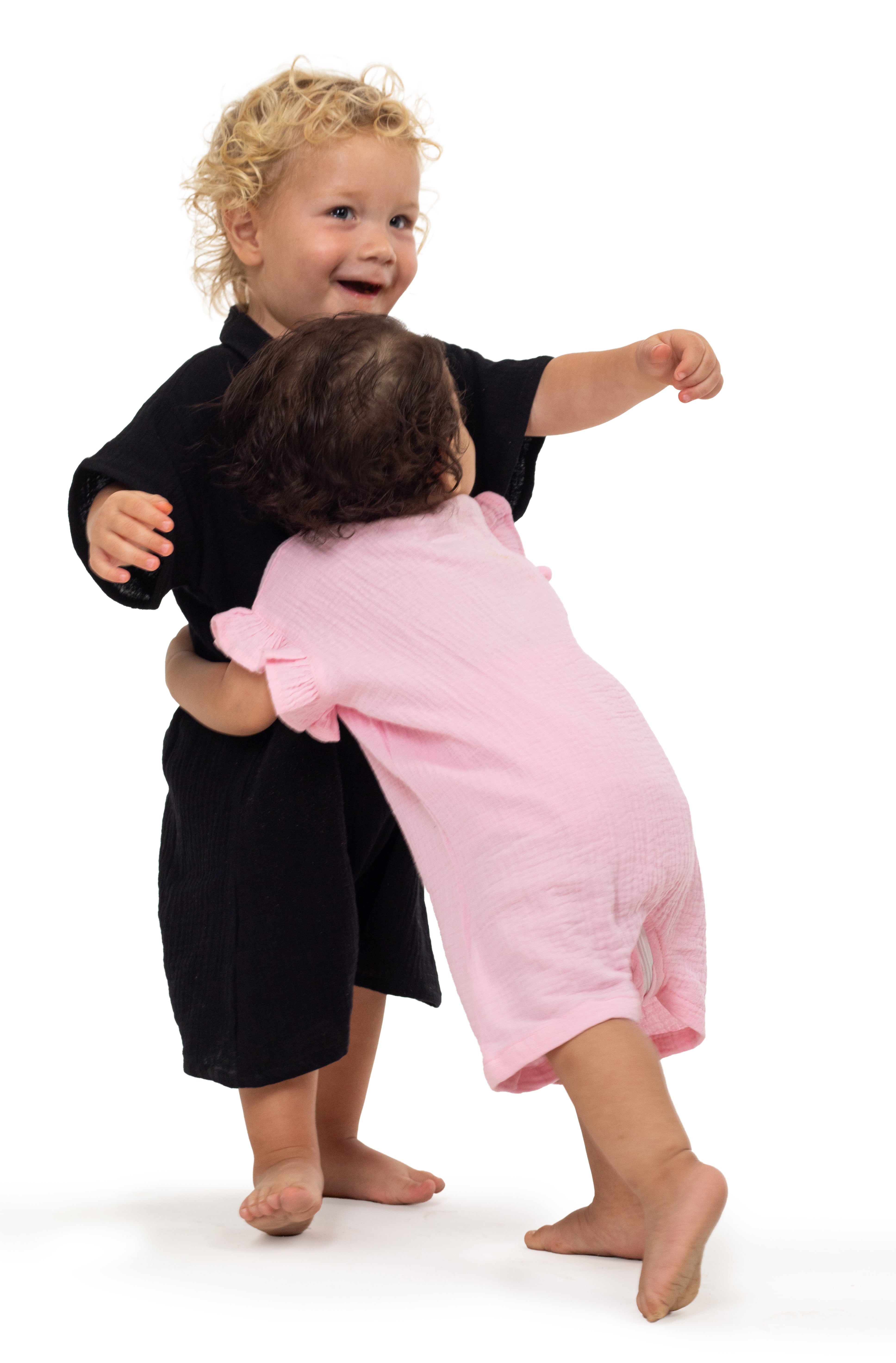 The classic zip-on Noir